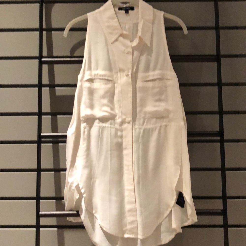 Life With Bird Sleeveless Blouse